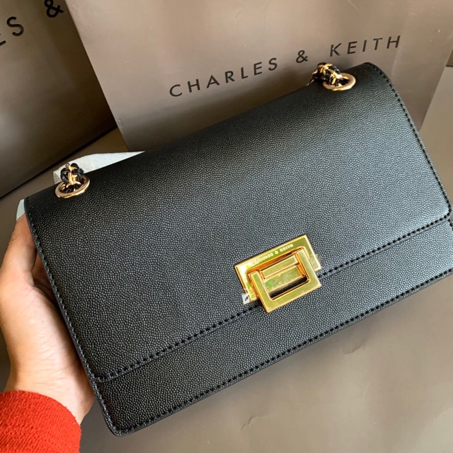 Túi charles keith