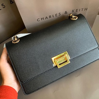 Túi charles keith
