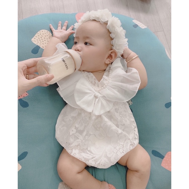 Bodysuit áo liền thân cho bé gái sơ sinh RIOKIDS, quần áo đầy tháng thôi nôi ren kem cho bé BD68
