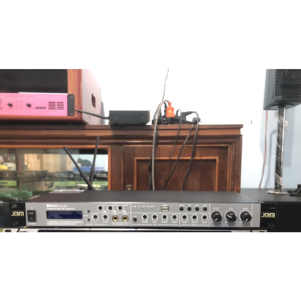 VANG CƠ LAI SỐ JBM UR10