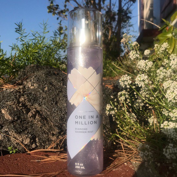 BBW® Xịt thơm Có Nhũ Bath and Body Works -  One In a Million Diamond [𝑩𝒐𝒅𝒚𝒎𝒊𝒔𝒕 𝑨𝒖𝒕𝒉𝒆𝒏𝒕𝒊𝒄] | Thế Giới Skin Care