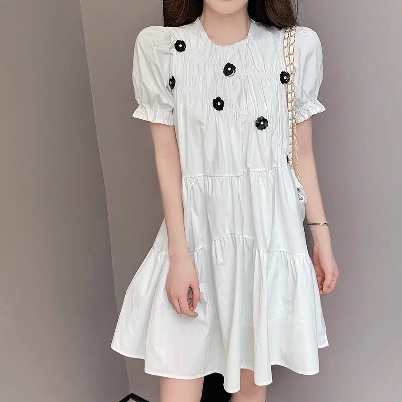 Váy Babydoll Trắng Tay Bồng Tiểu Thư , Đầm Nữ Dáng Suông Đính Hoa Ngực ( Có kèm ảnh và video thật ) | BigBuy360 - bigbuy360.vn