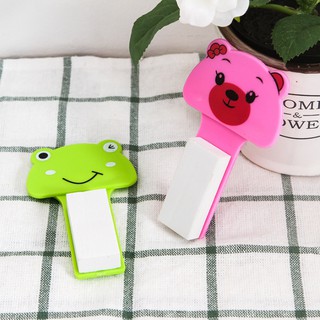 Miếng mở nắp bồn cầu chống bẩn