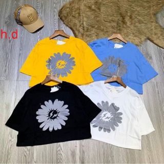 Áo crop top phản quang hoa cúc tia sét