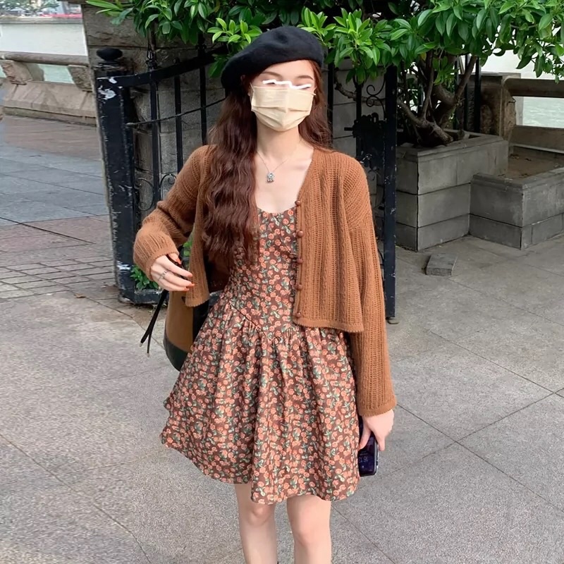 Set Áo Cardigan Lửng + Váy Hoa Nhí Hai Dây Xinh Xắn