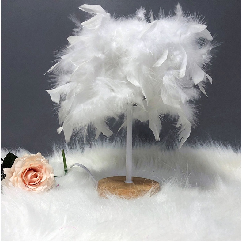 Đèn ngủ lông vũ trang trí phong cách bắc âu