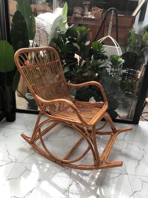 Ghế bập bênh bằng mây