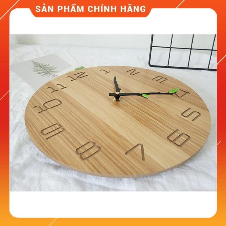 Đồng hồ treo tường HJM02 được làm từ gỗ tự nhiên với decor đơn giản Sản phẩm như mô tả