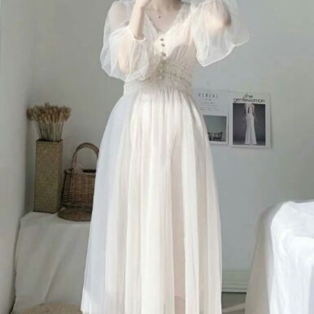 Đầm ren trắng có cúc
