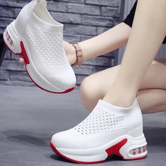 Giày thể thao đế độn 8,5cm