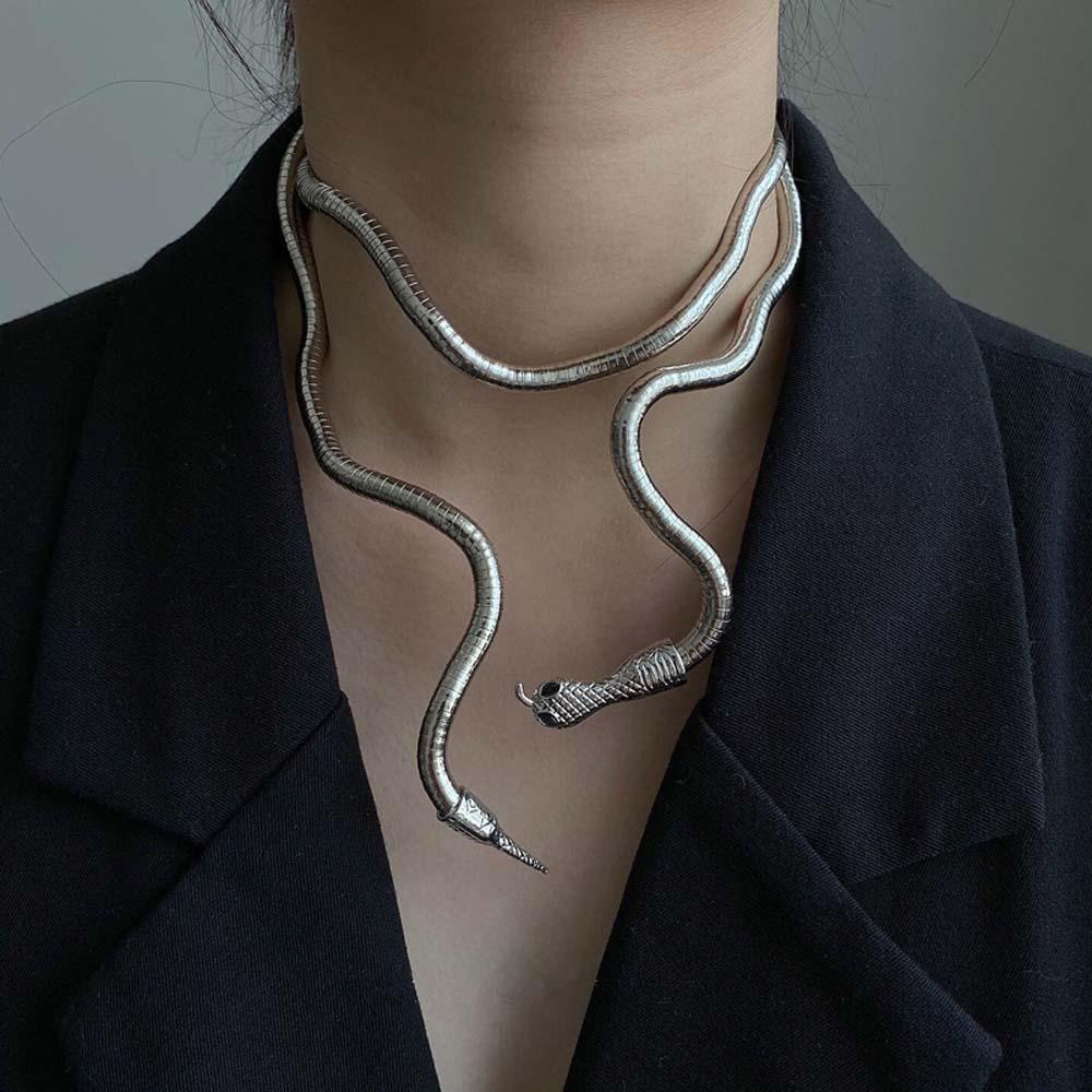 Vòng Đeo Tay Bằng Hợp Kim Họa Tiết Da Rắn Sành Điệu