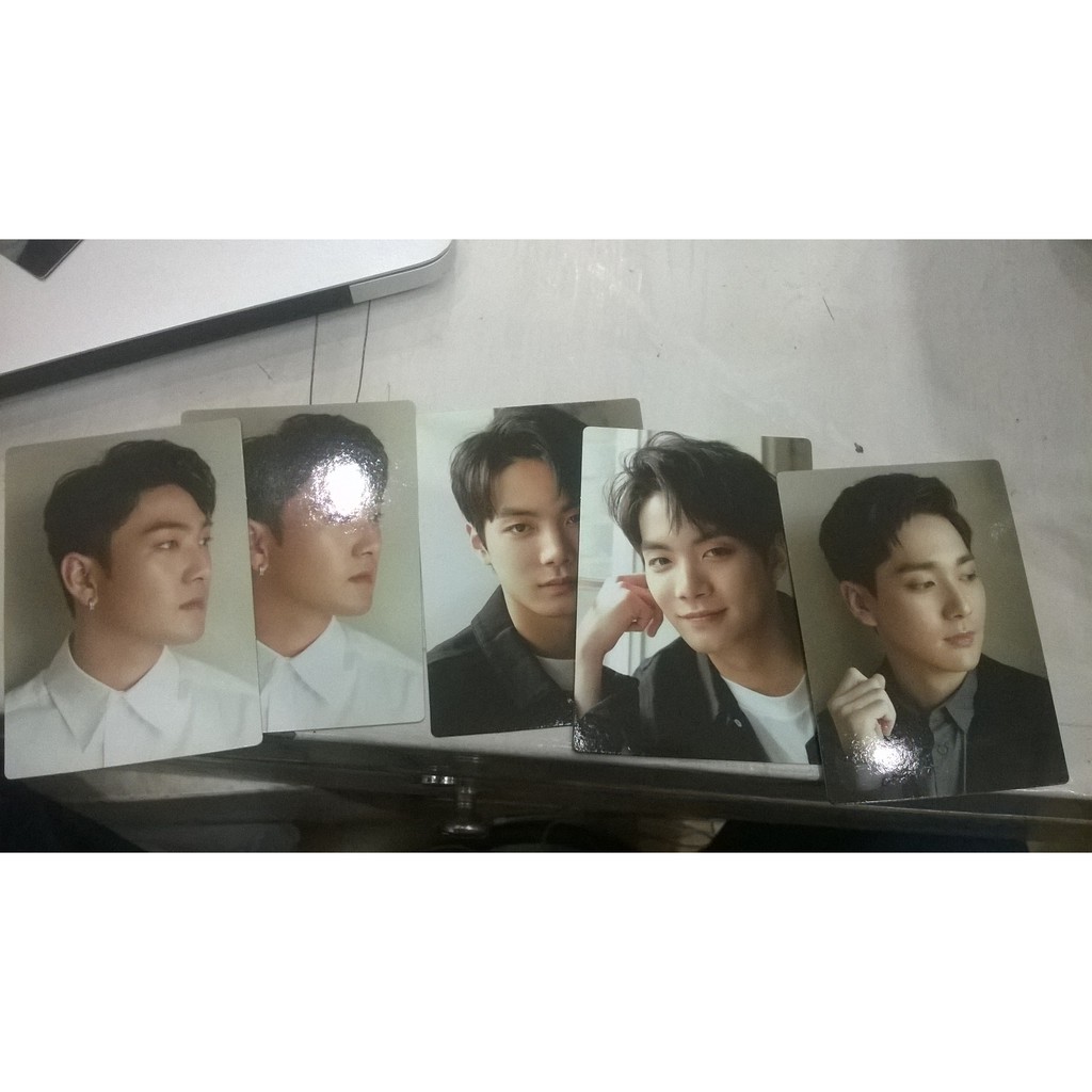 Card Nu'est W
