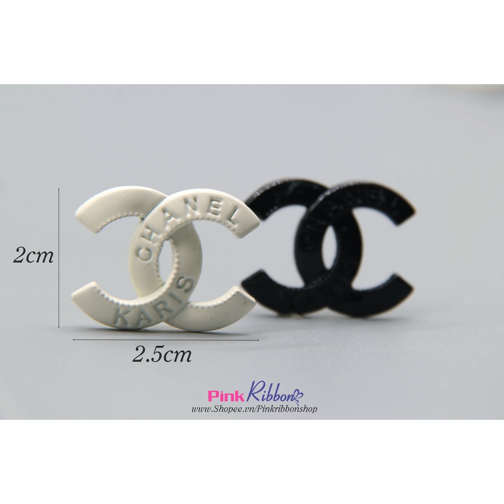 Charm chữ X đen-trắng