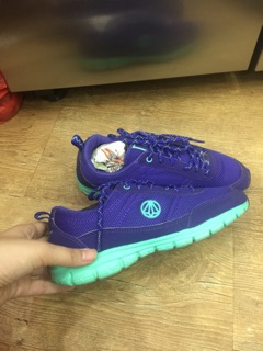 Giày thể thao size 37