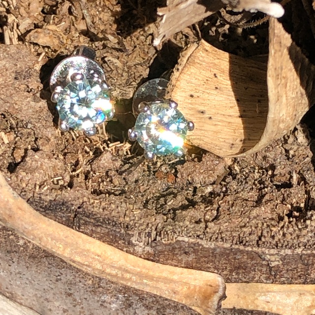 Bông tai Moissanite 4,0 ly xanh dương bạc 925 mạ bạch kim TRẺ TRUNG LẠ MẮT