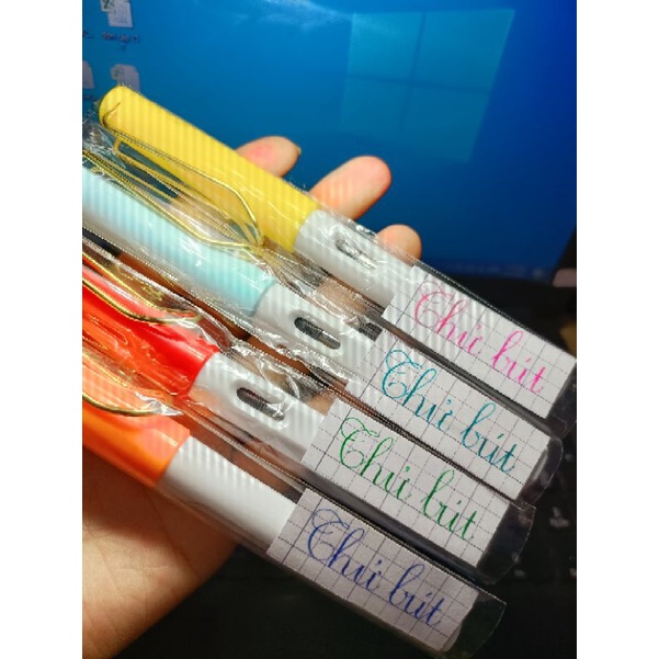 Bút viết chữ đẹp B02