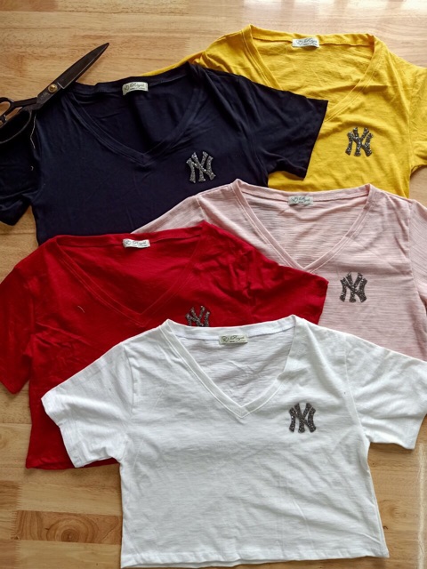 Áo croptop kết cườm