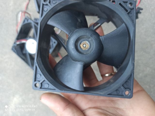 Quạt delta 12v 0.63A , vuông 9cm x3.8 3pin