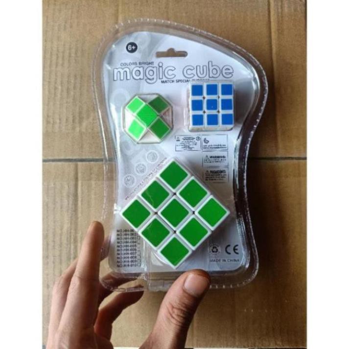 sỉ vỉ 1 chiếc rubik tặng kèm 2 chiếc rubik bé như hình