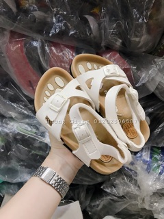 Giày sandals