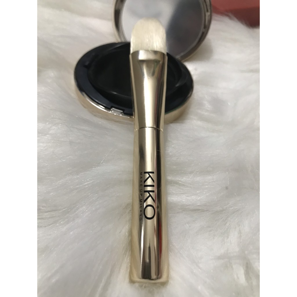 Cọ Trang Điểm Nền Dẹt Kiko (Cán Vàng)