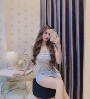 Đầm body sọc cổ yếm hở lưng
