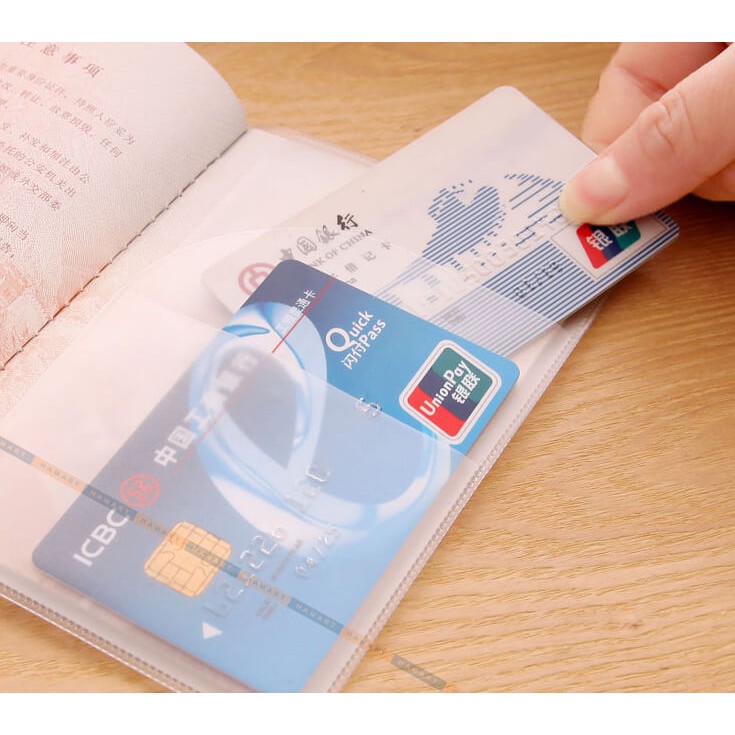 Vỏ Bọc Hộ Chiếu PVC Bao Passport Trong Suốt Có Ngăn Đựng Thẻ Tiện Lợi {13,5 x 18,5}