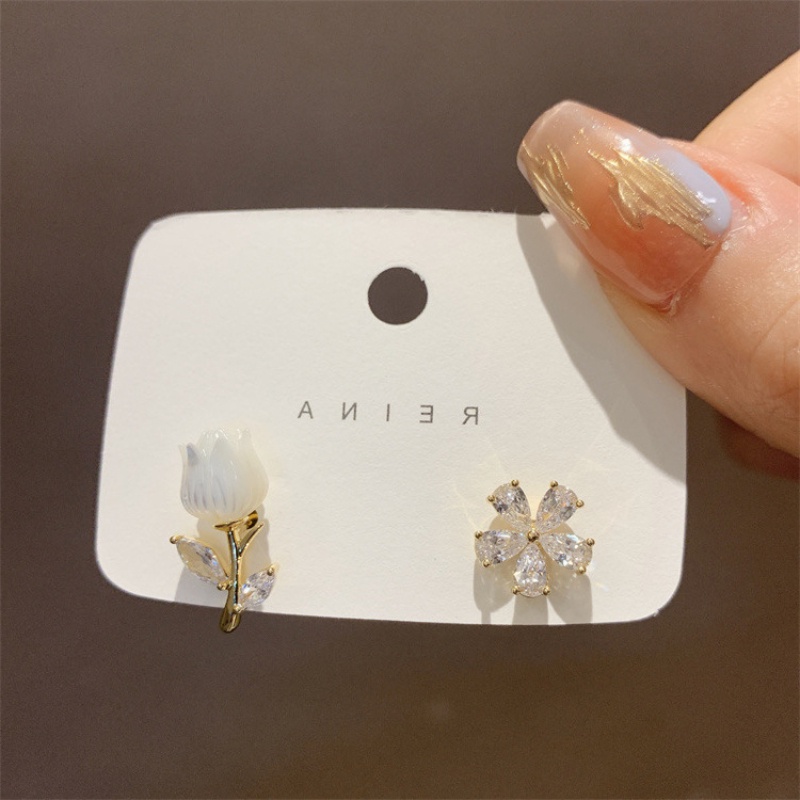 Bông Tai Hình Hoa Hồng Đính Đá Lấp Lánh Phong Cách Hàn Quốc Cho Nữ