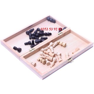 cờ vua chất liệu gỗ