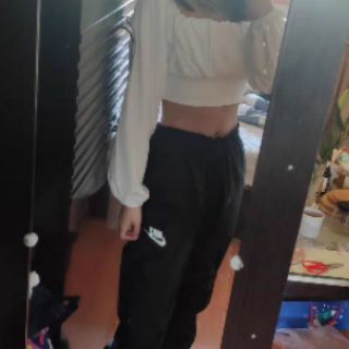 (SẴN) Áo croptop cổ vuông trắng