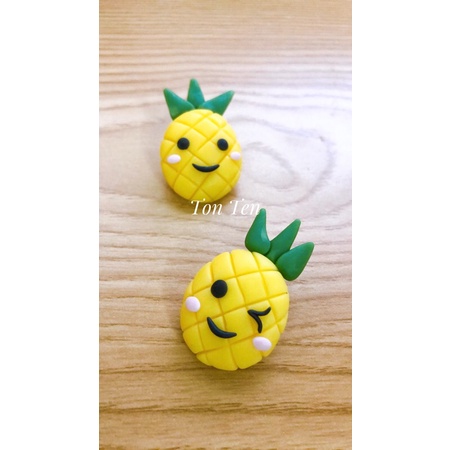 Móc Khoá Pin Cài Huy Hiệu Cài Áo Hình Quả Dứa Đất Sét Handmade Hoa Quả Xinh Xắn Quà Tặng Phụ Kiện Thủ Công Độc Đáo