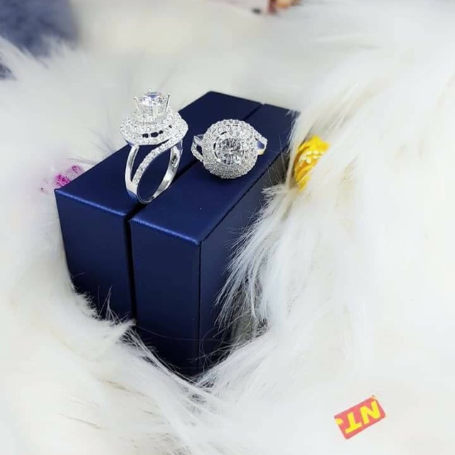 Nhẫn bạc ta gắn đá