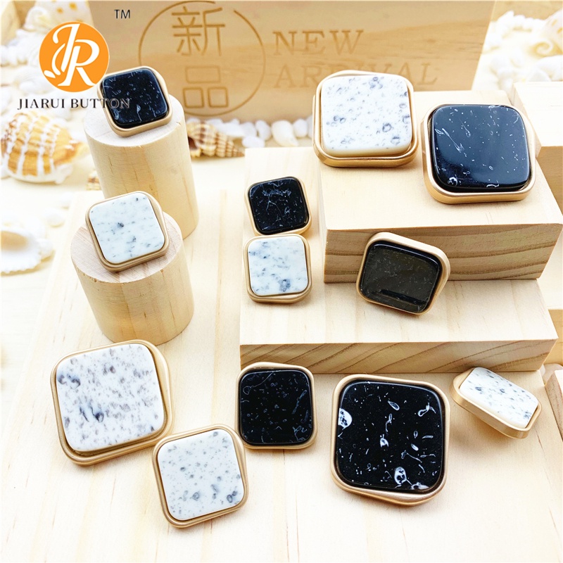 Nút áo khoác gió hình vuông bằng kim loại giả đá cẩm thạch hình vuông không đều đặc biệt cho nữ