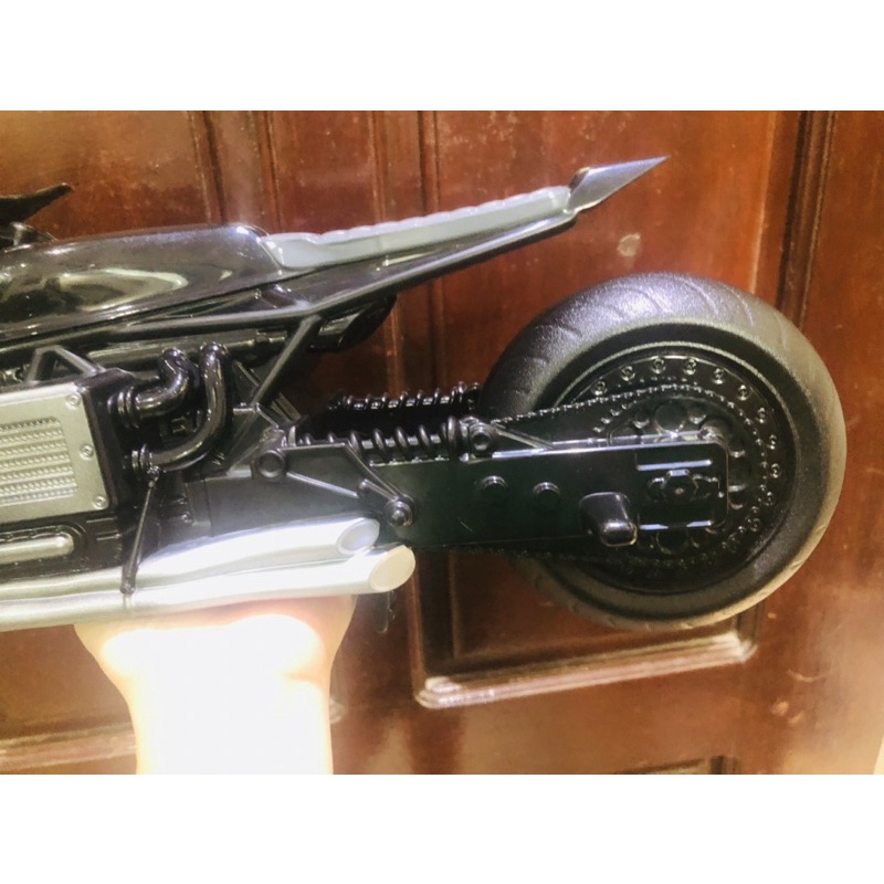 Xe Batman size lớn dài hơn 30cm và size nhỏ phiên bản dính cát