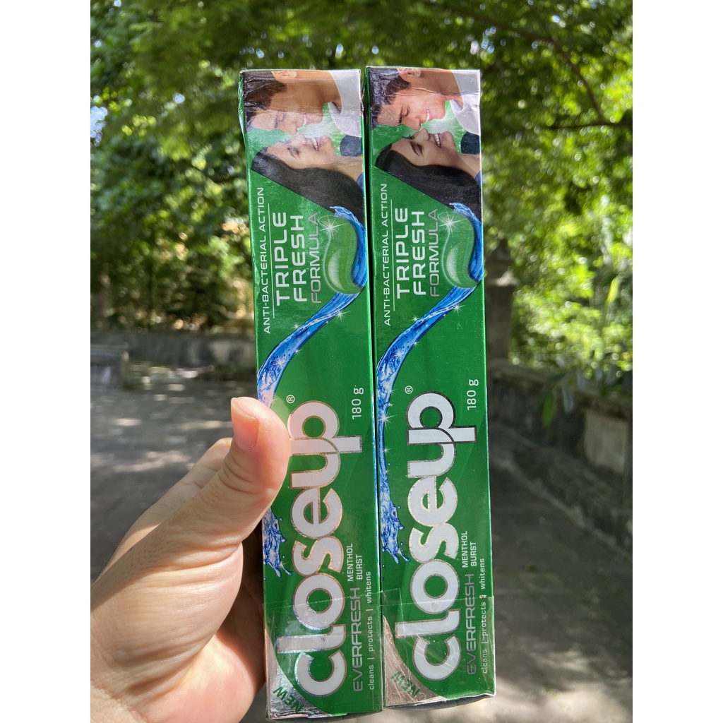 COMBO 2 HỘP KEM ĐÁNH RĂNG CLOSE UP THƠM MÁT BẠC HÀ 180g TẶNG KHĂN