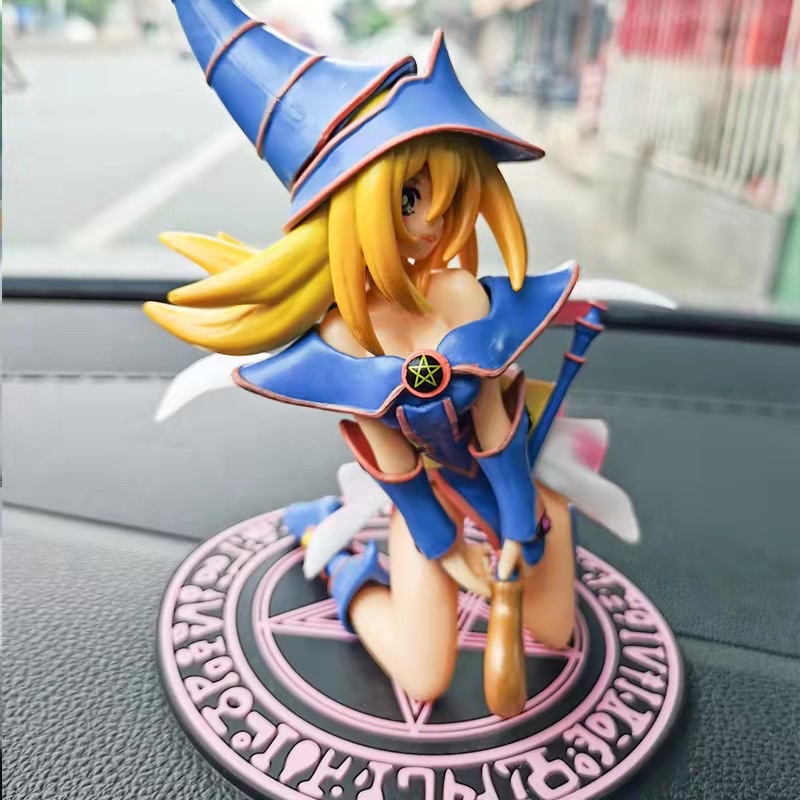 Mô hình figure Dark Magican Girl trong YugiOh