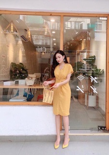 Váy xoắn chéo vạt