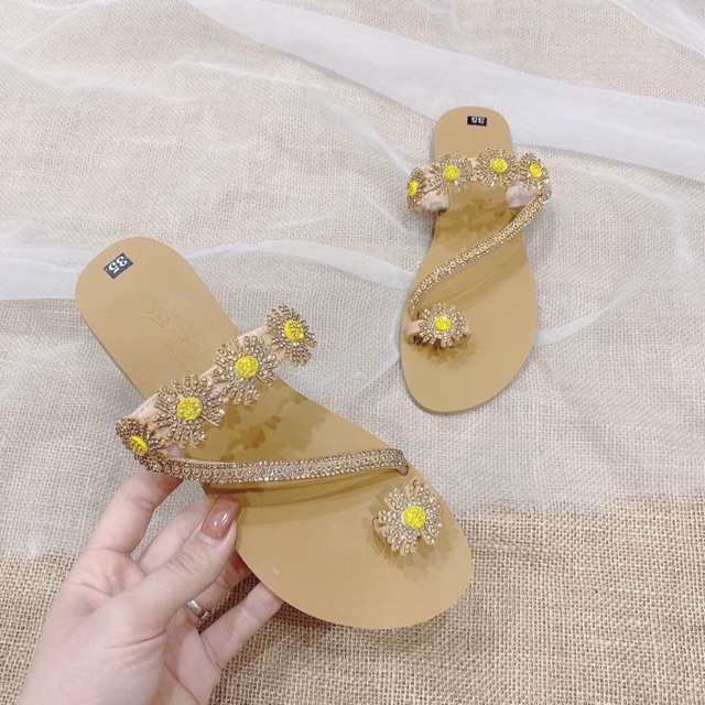 Dép kẹp ngón quai hoa đá