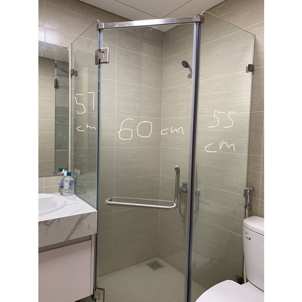 vách kính nhà tắm full phụ kiện đi kèm