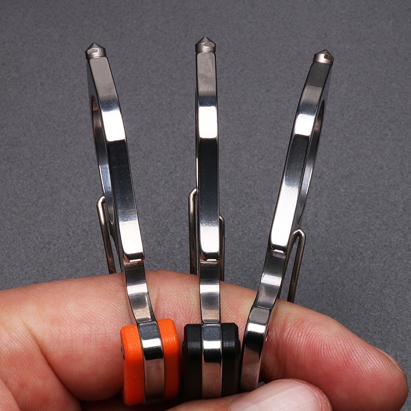 Móc khoá EDC đa năng thiết kế inox 304 không han gỉ với chức năng trợ lực thoát hiểm , mở lắp chai tiện lợi