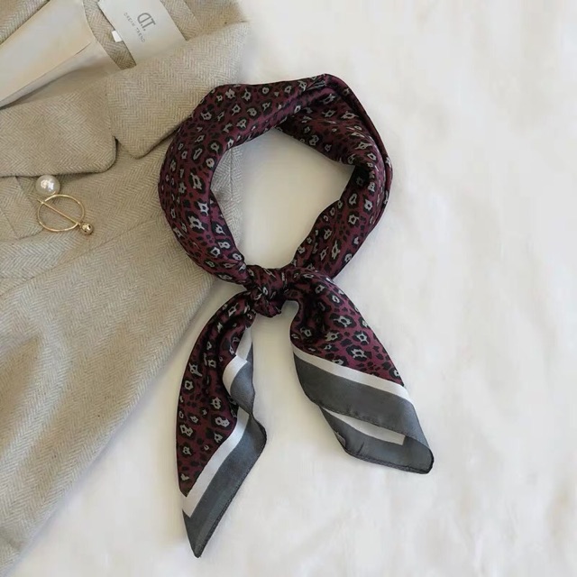 Khăn turban lụa vuông hoạ tiết da beo size 70x70cm - Maben