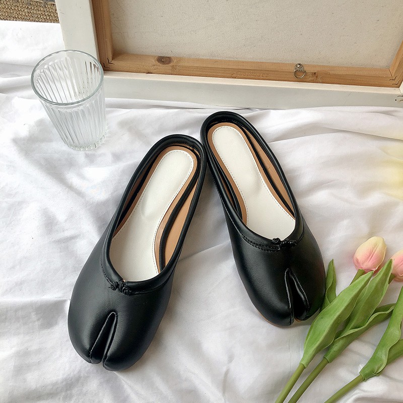 Giày sục mũi thiết kế độc đáo đế bằng cho nữ | BigBuy360 - bigbuy360.vn