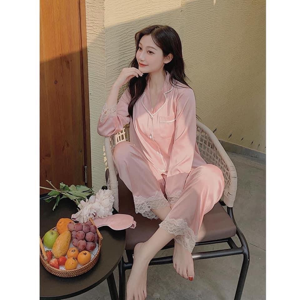 set bộ lụa pha ren gấu áo dài tay quần dài kèm bịt mắt 2 màu hồng xanh | BigBuy360 - bigbuy360.vn