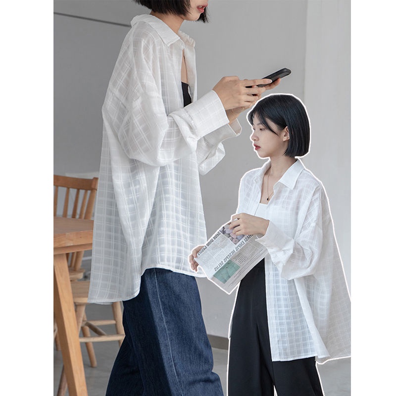 Áo Khoác Cardigan Mỏng Màu Trắng Kẻ Sọc Caro Chống Nắng Thiết Kế Mới Dành Cho Bạn Nữ