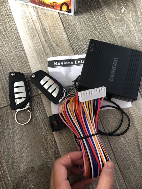 Sản phẩm gia đình làm: Phụ tùng ô tô/ combo 10 bộ khiển cửa VO3TR/G6090-12V