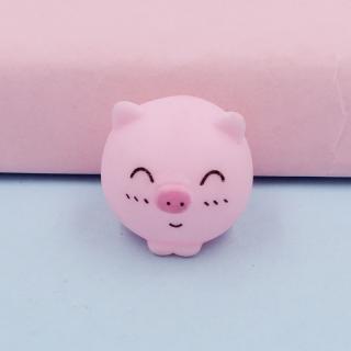 Trang trí heo hồng mắt cười