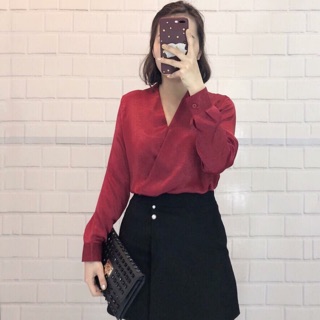 Áo vạt chéo Cps hàng siêu đẹp, đẹp từ chất liệu đẹp đi nha. Ce mặc áo phối đồ công sở quá đẹp luôn. Size. S M L. 3 màu .