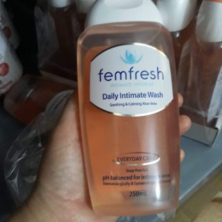 Dung dịch vệ sinh phụ nữ femfresh