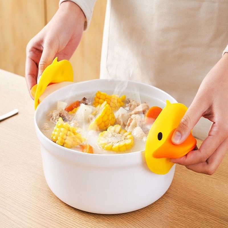 Set 2 Găng Tay Silicone Cách Nhiệt Hình Vịt Vàng Cho Nhà Bếp