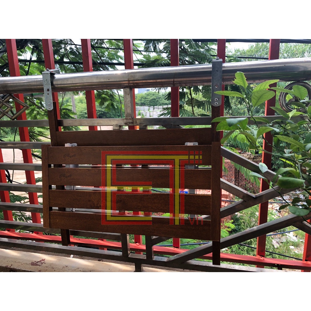 Bàn treo ban công - gập gọn thông minh, thương hiệu ALUMODE  nhôm gỗ cao cấp, không lão hóa do nắng